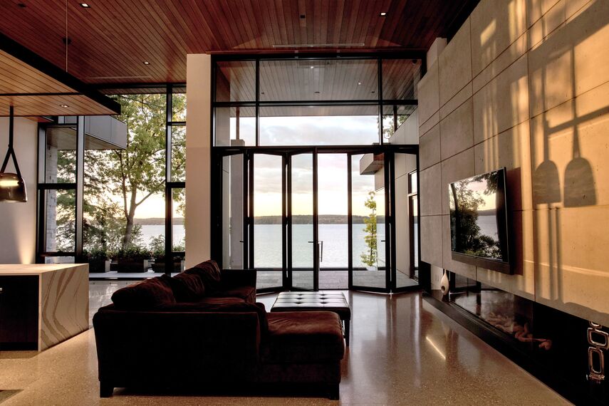 ConceptWall 50 Фасади, ConceptFolding 77 Розсувні та Розкладні системи, ConceptSystem 77 Вікна і ConceptSystem 77 Двері - House South Water Flats Знаходиться в Kempenfelt Bay, Canada