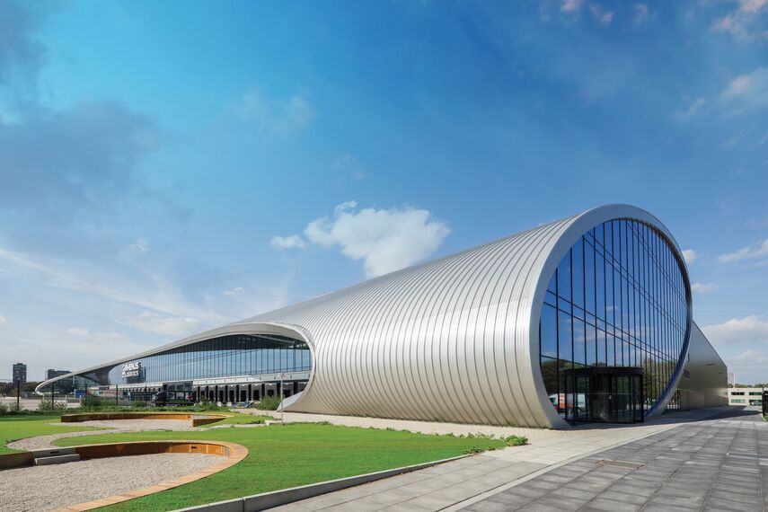 ConceptFolding 77 Розсувні та Розкладні системи і ConceptWall 50 Фасади - Warehouse DC New Logic III Знаходиться в Tilburg, The Netherlands
