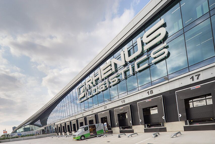ConceptFolding 77 Розсувні та Розкладні системи і ConceptWall 50 Фасади - Warehouse DC New Logic III Знаходиться в Tilburg, The Netherlands