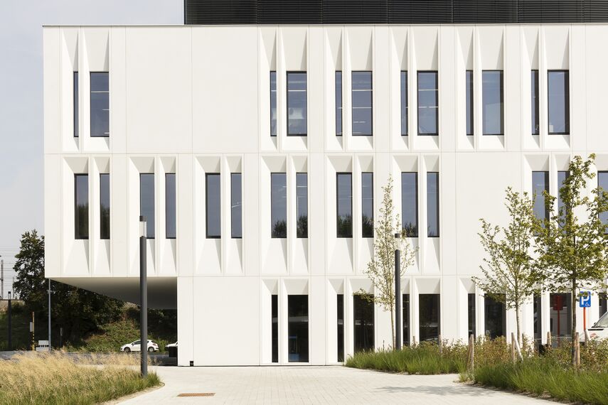 ConceptWall 50 Фасади і ConceptSystem 77 Вікна - College/University KULAB Знаходиться в Brugge, Belgium