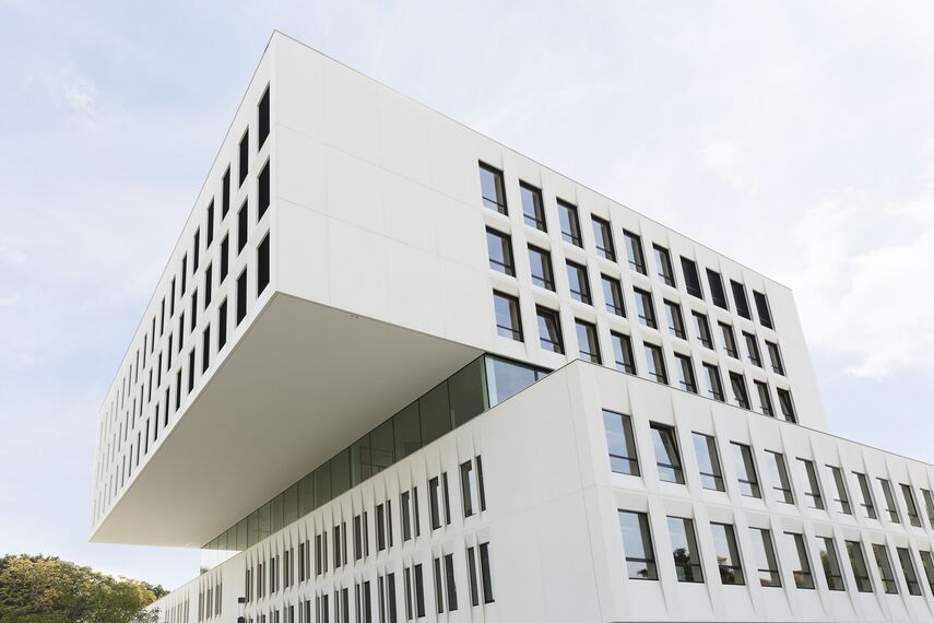 ConceptWall 50 Фасади і ConceptSystem 77 Вікна - College/University KULAB Знаходиться в Brugge, Belgium