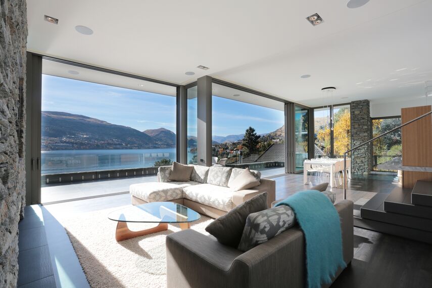 ConceptFolding 77 Розсувні та Розкладні системи і ConceptSystem 77 Вікна - Lake Wakatipu House Знаходиться в Otago, New Zealand