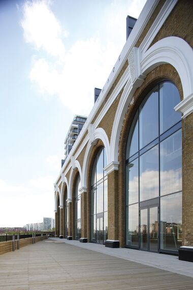 CS 38-SL Скасовані системи, ConceptSystem 77 Вікна, ConceptPatio 130 Розсувні та Розкладні системи, Vision 50 Двері і ConceptWall 50 Фасади - Apartmentcomplex Paynes & Borthwick Знаходиться в London, United Kingdom