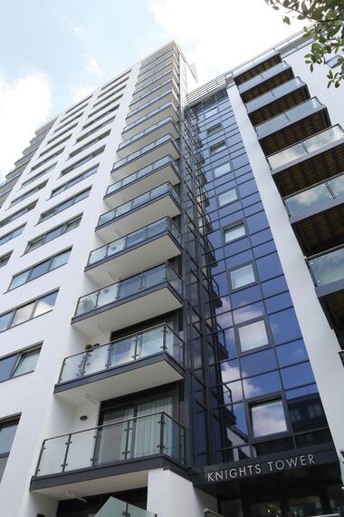 CS 38-SL Скасовані системи, ConceptSystem 77 Вікна, ConceptPatio 130 Розсувні та Розкладні системи, Vision 50 Двері і ConceptWall 50 Фасади - Apartmentcomplex Paynes & Borthwick Знаходиться в London, United Kingdom