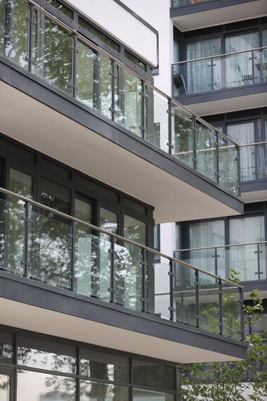 CS 38-SL Скасовані системи, ConceptSystem 77 Вікна, ConceptPatio 130 Розсувні та Розкладні системи, Vision 50 Двері і ConceptWall 50 Фасади - Apartmentcomplex Paynes & Borthwick Знаходиться в London, United Kingdom