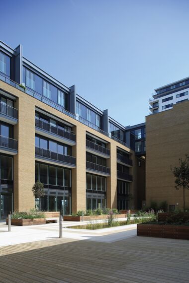 CS 38-SL Скасовані системи, ConceptSystem 77 Вікна, ConceptPatio 130 Розсувні та Розкладні системи, Vision 50 Двері і ConceptWall 50 Фасади - Apartmentcomplex Paynes & Borthwick Знаходиться в London, United Kingdom