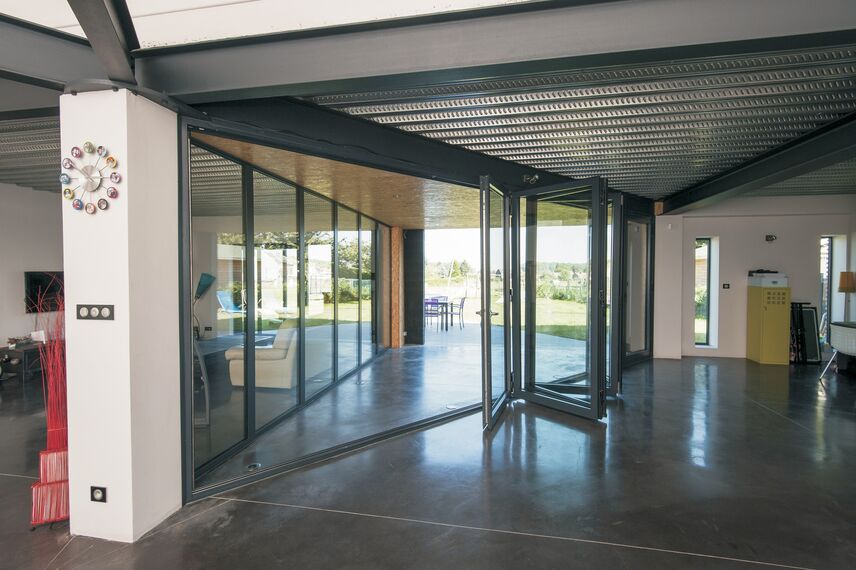 ConceptDoor 50 Двері, ThermoSystem 57 Вікна, ConceptPatio 130 Розсувні та Розкладні системи, CP 50 Розсувні та Розкладні системи і ConceptFolding 77 Розсувні та Розкладні системи - House Private House Anstaing Знаходиться вFrance