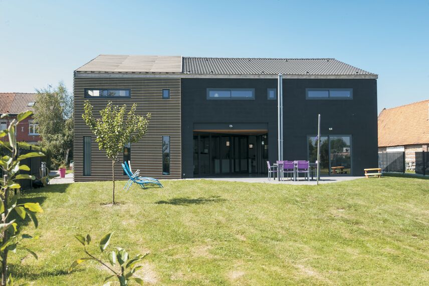 ConceptDoor 50 Двері, ThermoSystem 57 Вікна, ConceptPatio 130 Розсувні та Розкладні системи, CP 50 Розсувні та Розкладні системи і ConceptFolding 77 Розсувні та Розкладні системи - House Private House Anstaing Знаходиться вFrance