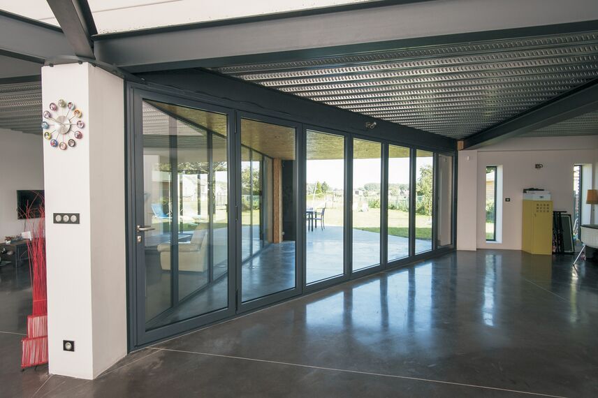 ConceptDoor 50 Двері, ThermoSystem 57 Вікна, ConceptPatio 130 Розсувні та Розкладні системи, CP 50 Розсувні та Розкладні системи і ConceptFolding 77 Розсувні та Розкладні системи - House Private House Anstaing Знаходиться вFrance