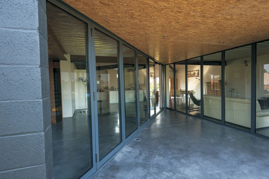 ConceptDoor 50 Двері, ThermoSystem 57 Вікна, ConceptPatio 130 Розсувні та Розкладні системи, CP 50 Розсувні та Розкладні системи і ConceptFolding 77 Розсувні та Розкладні системи - House Private House Anstaing Знаходиться вFrance