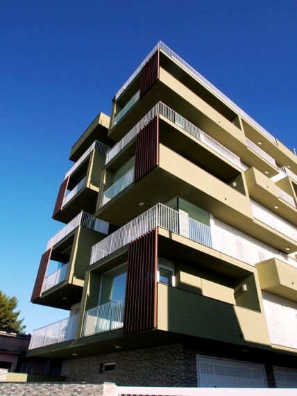 ConceptSystem 77 Вікна, ThermoSystem 68 Вікна і ConceptPatio 68 Розсувні та Розкладні системи - Apartmentcomplex La casa sull'olivo Знаходиться в Ragusa, Italy