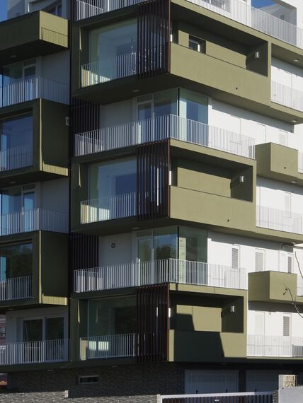 ConceptSystem 77 Вікна, ThermoSystem 68 Вікна і ConceptPatio 68 Розсувні та Розкладні системи - Apartmentcomplex La casa sull'olivo Знаходиться в Ragusa, Italy