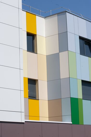 ConceptDoor 50 Двері, BriseSoleil 100 Сонячне затінення і XS 50 Вікна - Boarding school Lycée Agricole LAVAL (boarding school) Знаходиться вFrance