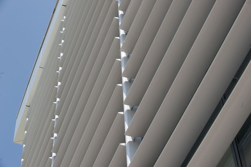 ConceptDoor 50 Двері, BriseSoleil 100 Сонячне затінення і XS 50 Вікна - Boarding school Lycée Agricole LAVAL (boarding school) Знаходиться вFrance