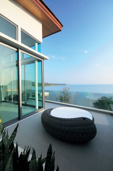 CP 96 Розсувні та Розкладні системи, ConceptSystem 59Pa Двері і ConceptSystem 59Pa Вікна - Villa Eva Beach Resort Знаходиться в Phuket, Thailand