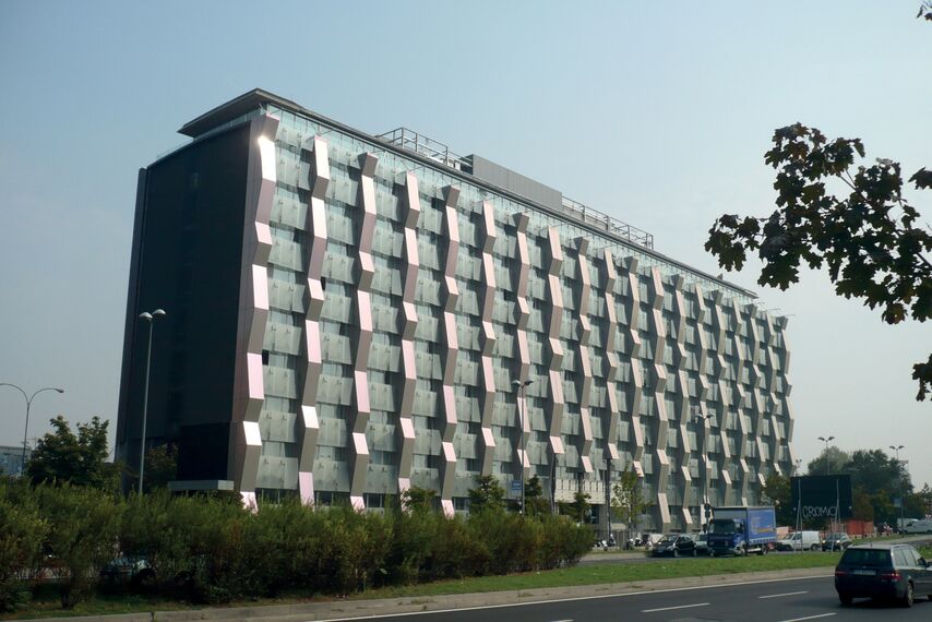 ConceptWall 60 Фасади і CS 86-HI (c) Скасовані системи - Apartmentcomplex Apartments Famagosta Знаходиться в Milan, Italy