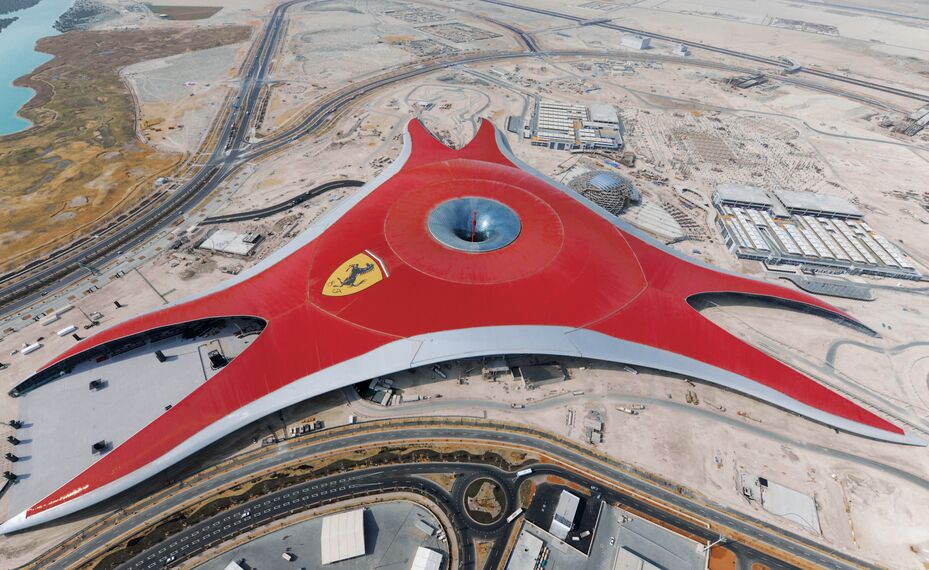 ConceptWall 86 Фасади - Race track Ferrari World Abu Dhabi Знаходиться в Abu Dhabi, United Arab Emirates