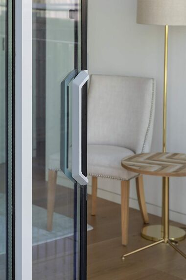 HiFinity Розсувні та Розкладні системи, ConceptSystem 59Pa Двері, ConceptWall 50 Фасади і SlimLine 38 Ferro Вікна - Apartmentcomplex Prata Riverside village Знаходиться в Lisbon, Portugal