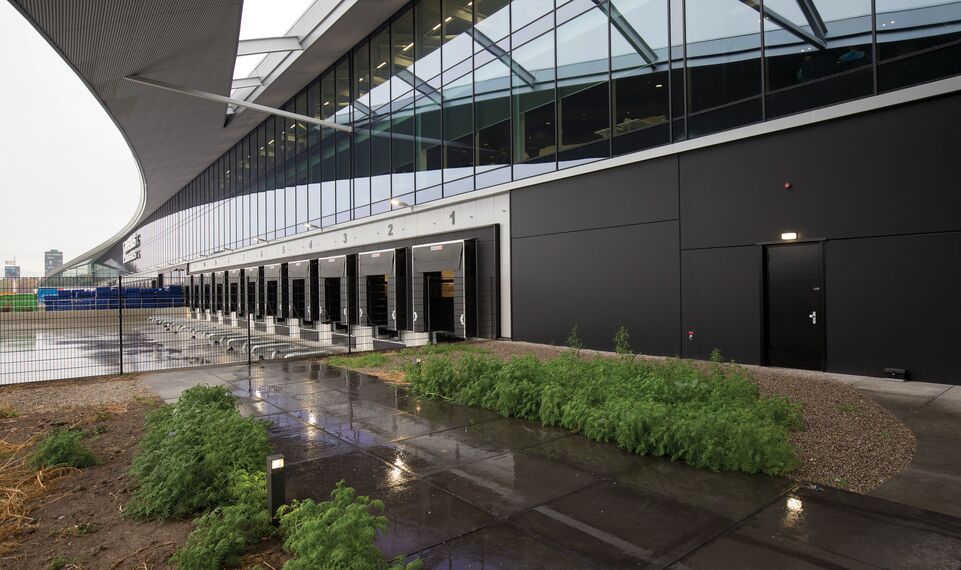 ConceptFolding 77 Розсувні та Розкладні системи і ConceptWall 50 Фасади - DC New Logic III Знаходиться в Tilburg, The Netherlands