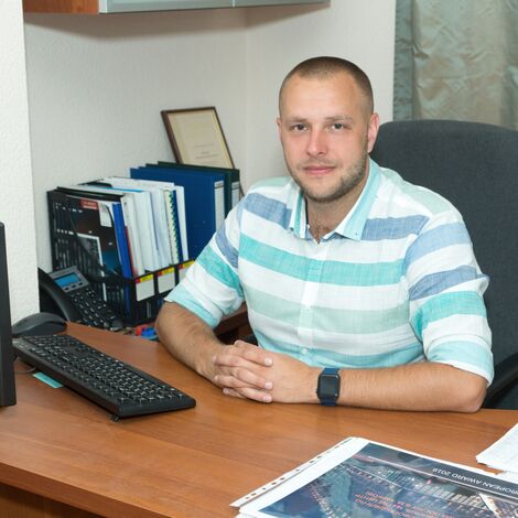 BriseSoleil 100 Сонячне затінення, ConceptSystem 77 Вікна, CW 50-SC Фасади і MasterLine 8 HI Вікна - Governmental Center of Administrative Services Знаходиться в Kharkiv, Ukraine