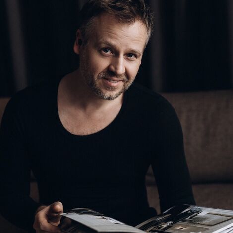 BriseSoleil 100 Сонячне затінення, ConceptSystem 77 Вікна, CW 50-SC Фасади і MasterLine 8 HI Вікна - Governmental Center of Administrative Services Знаходиться в Kharkiv, Ukraine