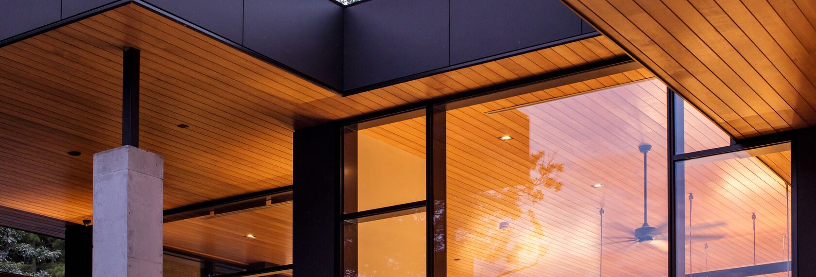 ConceptWall 50 Фасади, ConceptFolding 77 Розсувні та Розкладні системи, ConceptSystem 77 Вікна і ConceptSystem 77 Двері - House South Water Flats Знаходиться в Kempenfelt Bay, Canada