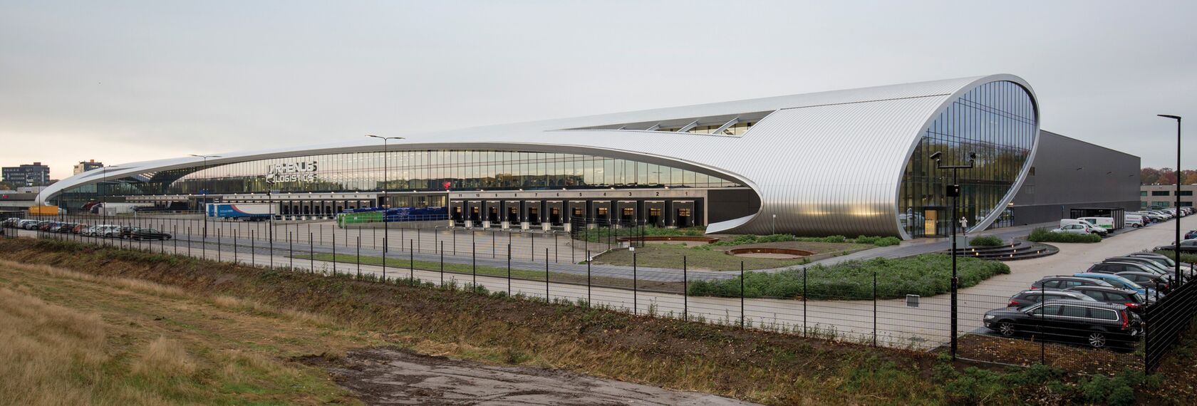 ConceptFolding 77 Розсувні та Розкладні системи і ConceptWall 50 Фасади - Warehouse DC New Logic III Знаходиться в Tilburg, The Netherlands