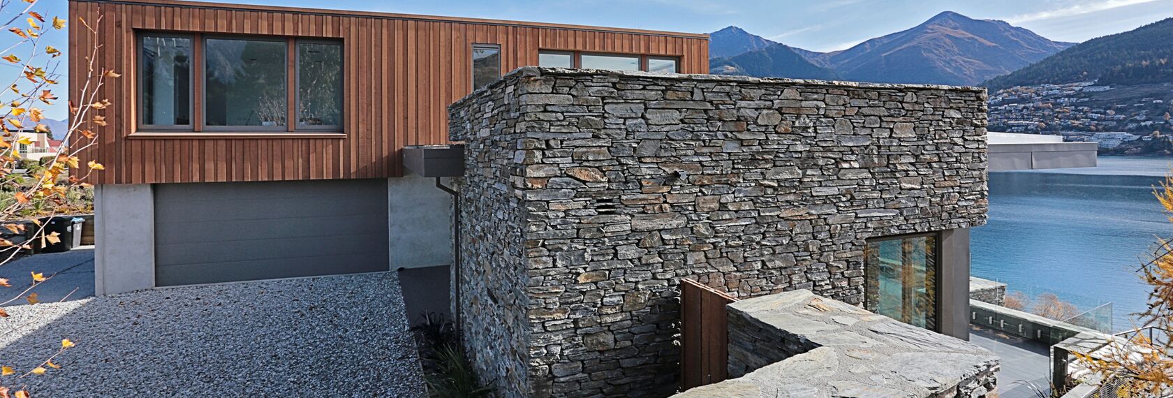 ConceptFolding 77 Розсувні та Розкладні системи і ConceptSystem 77 Вікна - Lake Wakatipu House Знаходиться в Otago, New Zealand