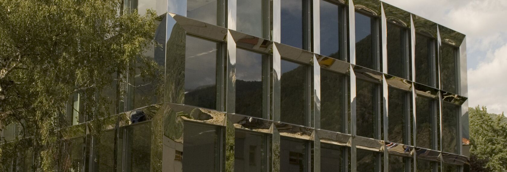 CS 86-HI (c) Скасовані системи і ConceptWall 50 Фасади - College/University Technical Vocational School Visp Знаходиться в Visp, Switzerland