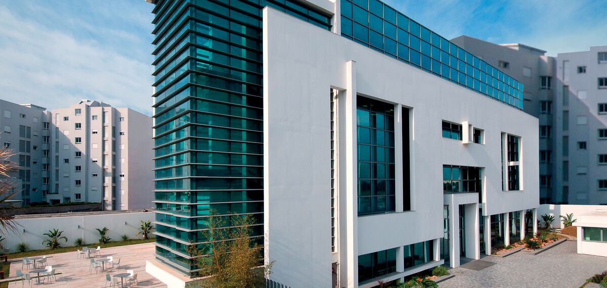 BriseSoleil 100 Сонячне затінення і ConceptWall 60 Фасади - Embassy Embassy of Canada Знаходиться в Tunis, Tunisia