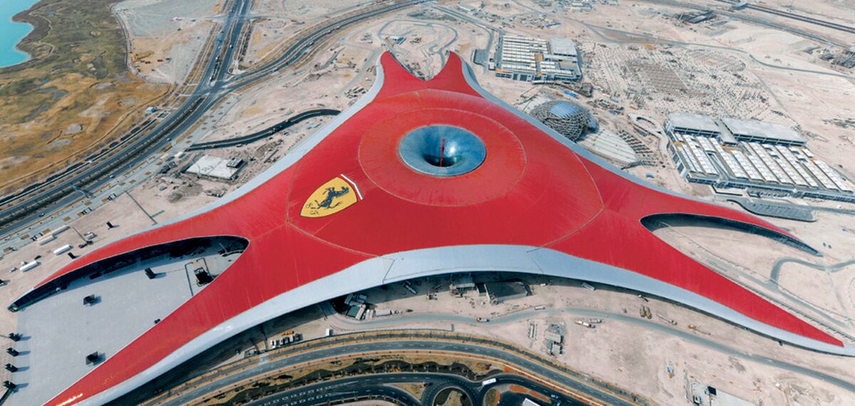 ConceptWall 86 Фасади - Race track Ferrari World Abu Dhabi Знаходиться в Abu Dhabi, United Arab Emirates