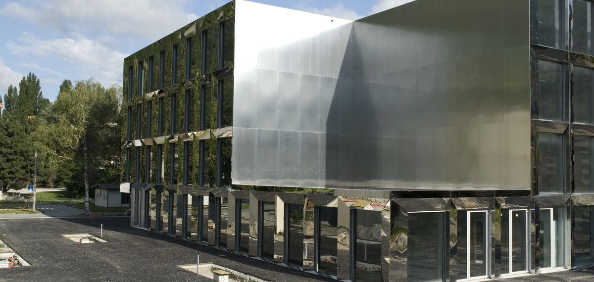 CS 86-HI (c) Скасовані системи і ConceptWall 50 Фасади - College/University Technical Vocational School Visp Знаходиться в Visp, Switzerland