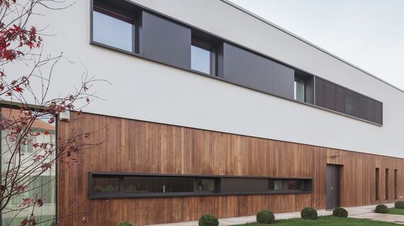BriseSoleil 40 Сонячне затінення і CS 86-HI (c) Скасовані системи - Private house K Знаходиться вRomania
