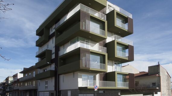 ConceptSystem 77 Вікна, ThermoSystem 68 Вікна і ConceptPatio 68 Розсувні та Розкладні системи - Apartmentcomplex La casa sull'olivo Знаходиться в Ragusa, Italy