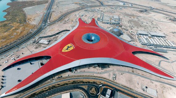 ConceptWall 86 Фасади - Race track Ferrari World Abu Dhabi Знаходиться в Abu Dhabi, United Arab Emirates