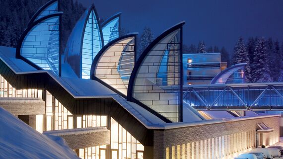 ConceptSystem 77 Вікна, ConceptWall 50 Фасади і ConceptSystem 77 Двері - Health resort Tschuggen Bergoase Знаходиться в Arosa, Switzerland