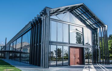 ConceptSystem 68 Вікна і ConceptFolding 77 Розсувні та Розкладні системи - Recreation/Entertainment centre Quoin Rock Wine Estate Знаходиться в Stellenbosch, South-Africa